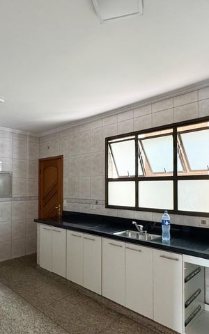 Apartamento para alugar com 160m², 3 quartos e 4 vagas Apartamento para alugar com 160m², 3 quartos e 4 vagasCozinha