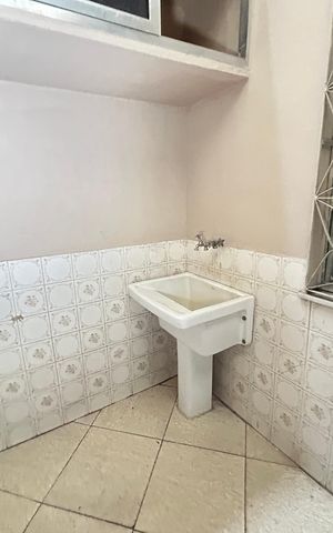 Casa para alugar com 60m², 2 quartos e sem vagaÁrea de Serviço