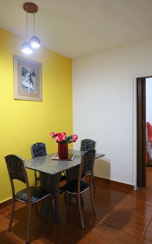 Casa à venda com 172m², 4 quartos e 2 vagasSala
