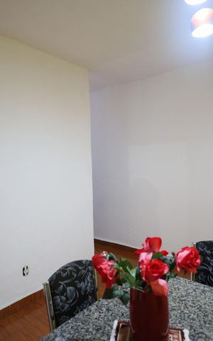 Casa à venda com 172m², 4 quartos e 2 vagasSala