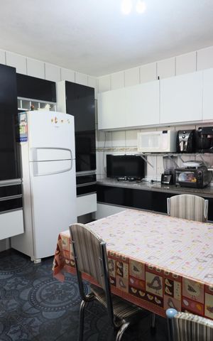 Casa à venda com 172m², 4 quartos e 2 vagasCozinha