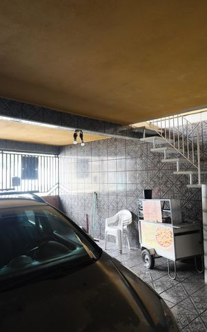 Casa à venda com 172m², 4 quartos e 2 vagasGaragem