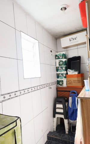 Casa à venda com 172m², 4 quartos e 2 vagasBanheiro 1
