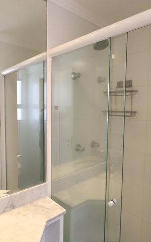 Apartamento para alugar com 109m², 3 quartos e 2 vagasBanheiro do Quarto 1