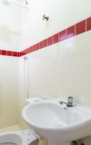 Casa de condomínio para alugar com 80m², 3 quartos e 4 vagas Casa de condomínio para alugar com 80m², 3 quartos e 4 vagasBanheiro da Suíte