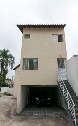 Casa de condomínio para alugar com 80m², 3 quartos e 4 vagas Casa de condomínio para alugar com 80m², 3 quartos e 4 vagasFachada