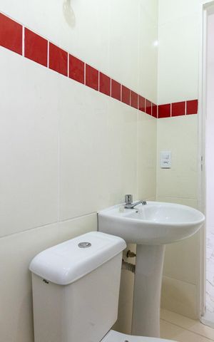 Casa de condomínio para alugar com 80m², 3 quartos e 4 vagas Casa de condomínio para alugar com 80m², 3 quartos e 4 vagasBanheiro da Suíte