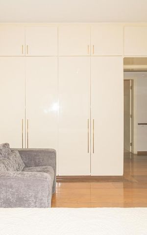 Apartamento à venda com 300m², 4 quartos e 4 vagas Apartamento à venda com 300m², 4 quartos e 4 vagasCloset da Suíte 2