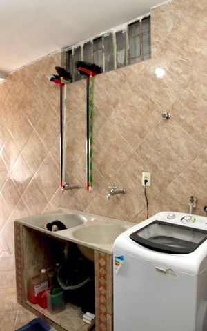 Casa para alugar com 386m², 3 quartos e 5 vagas Casa para alugar com 386m², 3 quartos e 5 vagasCozinha e Área de Serviço