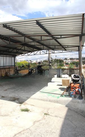 Casa para alugar com 386m², 3 quartos e 5 vagas Casa para alugar com 386m², 3 quartos e 5 vagasQuintal