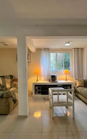 Casa de condomínio à venda com 190m², 3 quartos e 4 vagas Casa de condomínio à venda com 190m², 3 quartos e 4 vagasSala