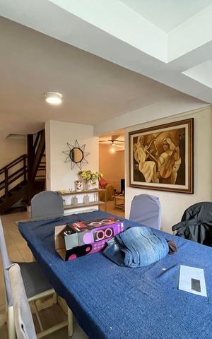 Casa de condomínio à venda com 190m², 3 quartos e 4 vagas Casa de condomínio à venda com 190m², 3 quartos e 4 vagasSala
