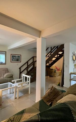 Casa de condomínio à venda com 190m², 3 quartos e 4 vagas Casa de condomínio à venda com 190m², 3 quartos e 4 vagasSala