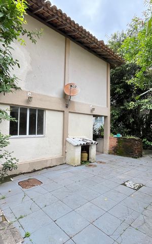 Casa de condomínio à venda com 190m², 3 quartos e 4 vagas Casa de condomínio à venda com 190m², 3 quartos e 4 vagasQuintal