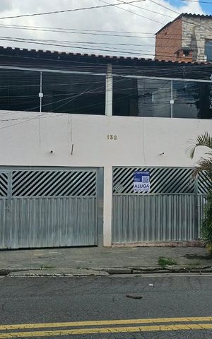 Casa para alugar com 100m², 4 quartos e 3 vagas Casa para alugar com 100m², 4 quartos e 3 vagasFachada