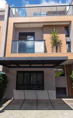 Casa de condomínio para alugar com 130m², 3 quartos e 2 vagas Casa de condomínio para alugar com 130m², 3 quartos e 2 vagasfachada da casa