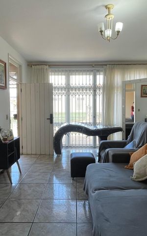 Casa para alugar com 157m², 4 quartos e 2 vagas Casa para alugar com 157m², 4 quartos e 2 vagasSala
