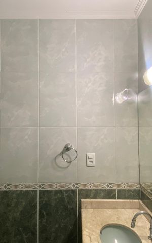 Casa à venda com 300m², 4 quartos e 5 vagas Casa à venda com 300m², 4 quartos e 5 vagasBanheiro da Suíte