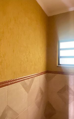 Casa à venda com 300m², 4 quartos e 5 vagas Casa à venda com 300m², 4 quartos e 5 vagasLavabo