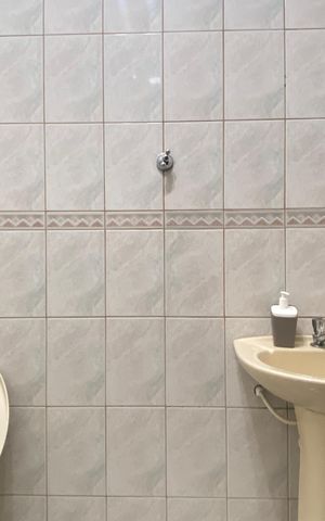 Casa à venda com 300m², 4 quartos e 5 vagas Casa à venda com 300m², 4 quartos e 5 vagasBanheiro 3