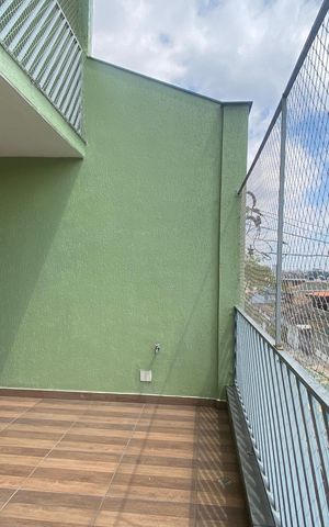 Casa à venda com 300m², 4 quartos e 5 vagas Casa à venda com 300m², 4 quartos e 5 vagasSala - Varanda