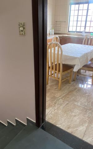Casa à venda com 300m², 4 quartos e 5 vagas Casa à venda com 300m², 4 quartos e 5 vagasCorredor - Acesso