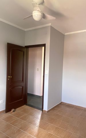 Casa à venda com 300m², 4 quartos e 5 vagas Casa à venda com 300m², 4 quartos e 5 vagasQuarto 2