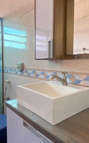 Casa à venda com 300m², 4 quartos e 5 vagas Casa à venda com 300m², 4 quartos e 5 vagasBanheiro 2