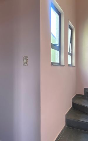Casa à venda com 300m², 4 quartos e 5 vagas Casa à venda com 300m², 4 quartos e 5 vagasCorredor - Acesso