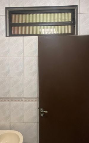 Casa à venda com 300m², 4 quartos e 5 vagas Casa à venda com 300m², 4 quartos e 5 vagasBanheiro 3