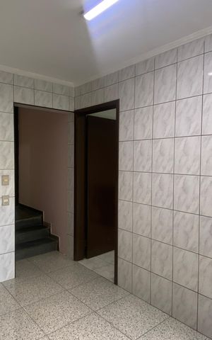 Casa à venda com 300m², 4 quartos e 5 vagas Casa à venda com 300m², 4 quartos e 5 vagasÁrea de Serviço