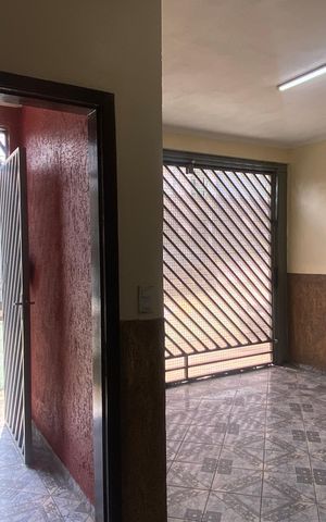 Casa à venda com 300m², 4 quartos e 5 vagas Casa à venda com 300m², 4 quartos e 5 vagasGaragem