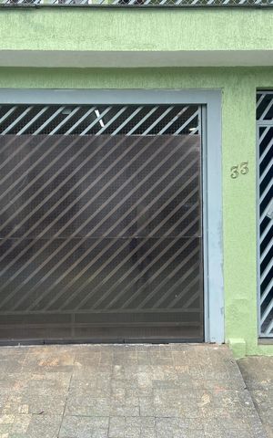 Casa à venda com 300m², 4 quartos e 5 vagas Casa à venda com 300m², 4 quartos e 5 vagasFachada e Placa