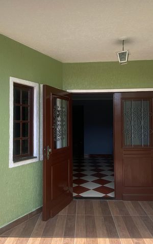 Casa à venda com 300m², 4 quartos e 5 vagas Casa à venda com 300m², 4 quartos e 5 vagasSala - Varanda