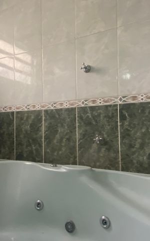 Casa à venda com 300m², 4 quartos e 5 vagas Casa à venda com 300m², 4 quartos e 5 vagasBanheiro da Suíte