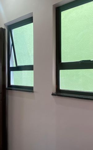 Casa à venda com 300m², 4 quartos e 5 vagas Casa à venda com 300m², 4 quartos e 5 vagasCorredor - Acesso
