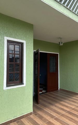 Casa à venda com 300m², 4 quartos e 5 vagas Casa à venda com 300m², 4 quartos e 5 vagasSala - Varanda