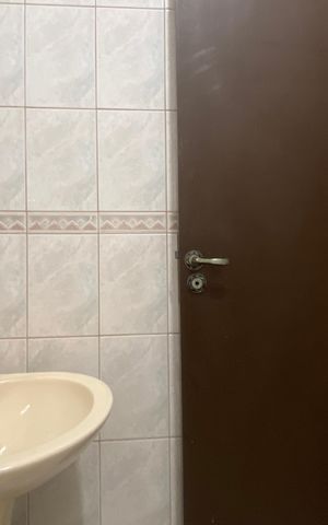 Casa à venda com 300m², 4 quartos e 5 vagas Casa à venda com 300m², 4 quartos e 5 vagasBanheiro 3