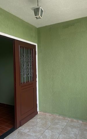 Casa à venda com 300m², 4 quartos e 5 vagas Casa à venda com 300m², 4 quartos e 5 vagasSuite - Varanda