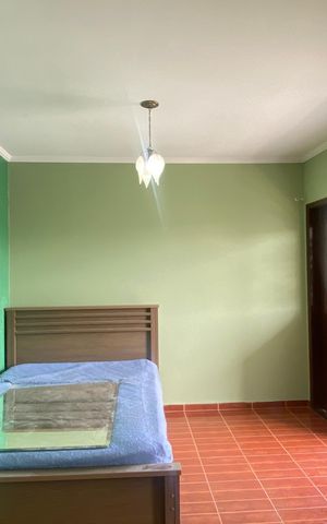 Casa à venda com 300m², 4 quartos e 5 vagas Casa à venda com 300m², 4 quartos e 5 vagasSuite
