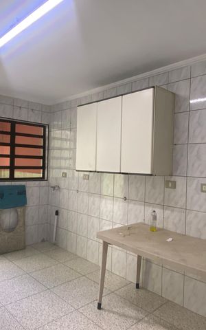 Casa à venda com 300m², 4 quartos e 5 vagas Casa à venda com 300m², 4 quartos e 5 vagasÁrea de Serviço