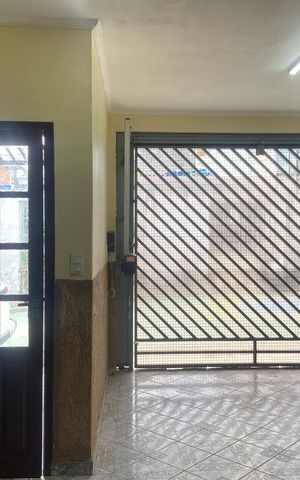 Casa à venda com 300m², 4 quartos e 5 vagas Casa à venda com 300m², 4 quartos e 5 vagasGaragem