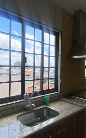 Casa à venda com 300m², 4 quartos e 5 vagas Casa à venda com 300m², 4 quartos e 5 vagasCozinha