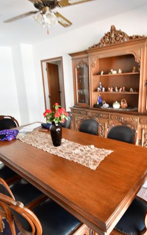 Casa de condomínio à venda com 809m², 4 quartos e 6 vagasSala