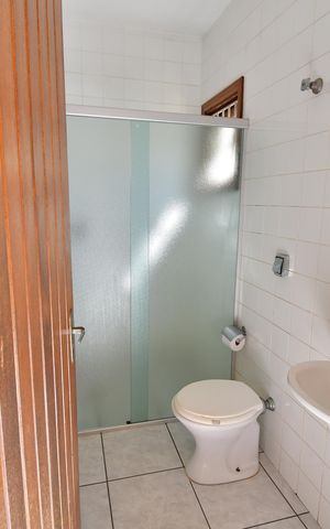 Casa de condomínio à venda com 809m², 4 quartos e 6 vagasBanheiro