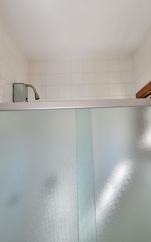 Casa de condomínio à venda com 809m², 4 quartos e 6 vagasBanheiro