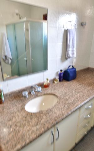 Casa de condomínio à venda com 809m², 4 quartos e 6 vagasBanheiro
