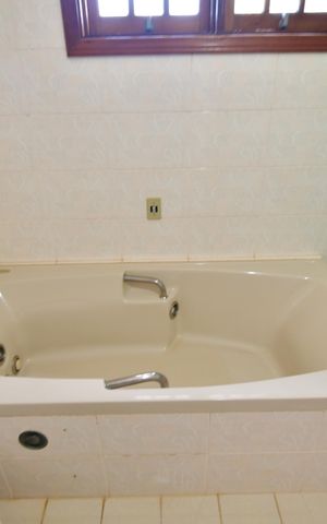 Casa de condomínio à venda com 809m², 4 quartos e 6 vagasBanheiro