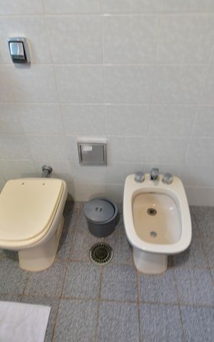 Casa de condomínio à venda com 809m², 4 quartos e 6 vagasBanheiro