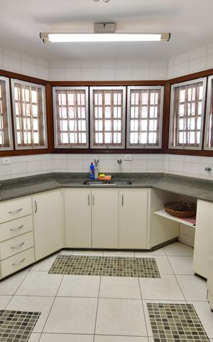 Casa de condomínio à venda com 809m², 4 quartos e 6 vagasCozinha